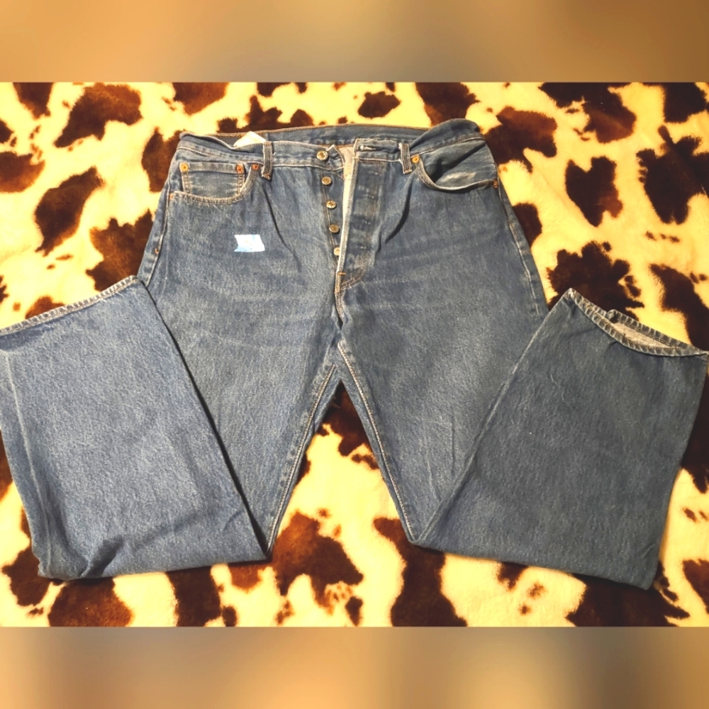 LEVI'S 501 BLUE JEANS. 36W×32L.